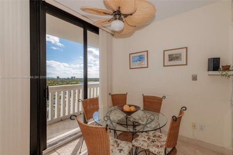 Condominio en alquiler en Aventura, Florida, 2 dormitorios, 144.93 m2 № 1937967 - foto 9