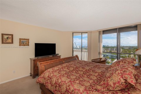Condominio en alquiler en Aventura, Florida, 2 dormitorios, 144.93 m2 № 1937967 - foto 14