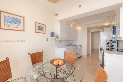 Condominio en alquiler en Aventura, Florida, 2 dormitorios, 144.93 m2 № 1937967 - foto 10