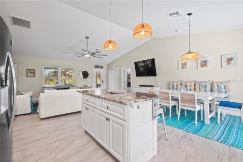 House in Captiva, Florida 3 bedrooms, 139.35 sq.m. № 1656774 - photo 11