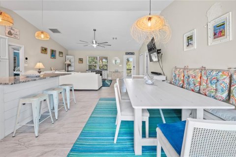 House in Captiva, Florida 3 bedrooms, 139.35 sq.m. № 1656774 - photo 7