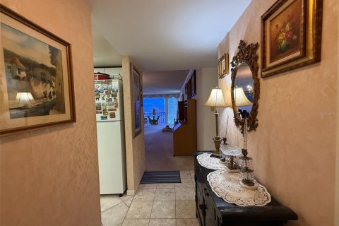 Condo in South Pasadena, Florida, 2 bedrooms  № 1916515 - photo 1