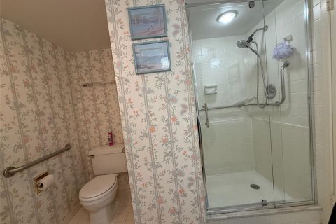 Condo in South Pasadena, Florida, 2 bedrooms  № 1916515 - photo 24