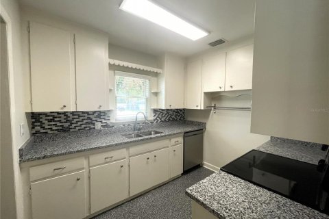 Купить виллу или дом в Тампа, Флорида 6 комнат, 82.68м2, № 2206051 - фото 11