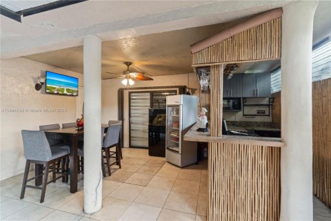 Touwnhouse à vendre à Hialeah, Floride: 3 chambres, 154.68 m2 № 1946994 - photo 23