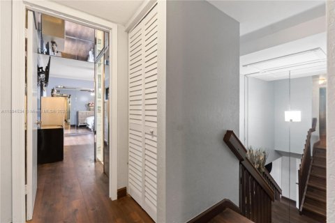 Touwnhouse à vendre à Hialeah, Floride: 3 chambres, 154.68 m2 № 1946994 - photo 11