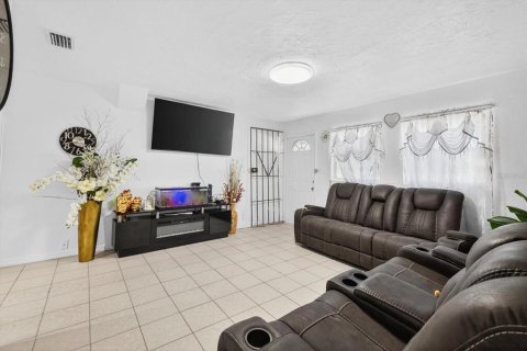 Villa ou maison à vendre à Bradenton, Floride: 3 chambres, 146.32 m2 № 2144113 - photo 6
