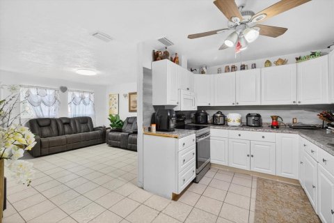 Villa ou maison à vendre à Bradenton, Floride: 3 chambres, 146.32 m2 № 2144113 - photo 13