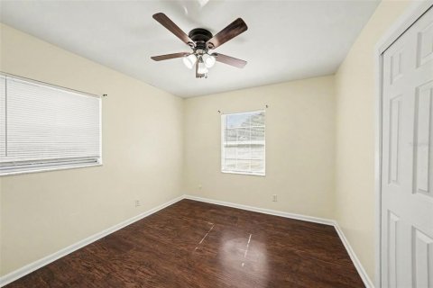 House in Tampa, Florida 3 bedrooms, 110.46 sq.m. № 2223047 - photo 20