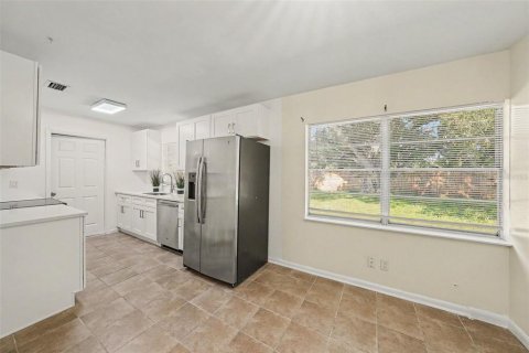 House in Tampa, Florida 3 bedrooms, 110.46 sq.m. № 2223047 - photo 12