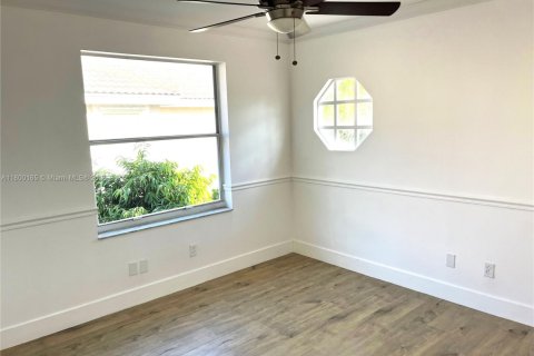 House in Miramar, Florida 4 bedrooms, 193.42 sq.m. № 1678858 - photo 26