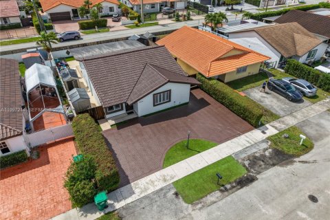 Купить виллу или дом в Майами, Флорида 3 спальни, 128.58м2, № 2059257 - фото 24