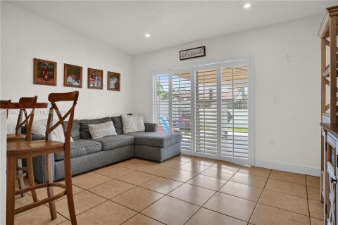 Купить виллу или дом в Майами, Флорида 3 спальни, 128.58м2, № 2059257 - фото 6