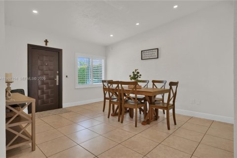 Купить виллу или дом в Майами, Флорида 3 спальни, 128.58м2, № 2059257 - фото 2