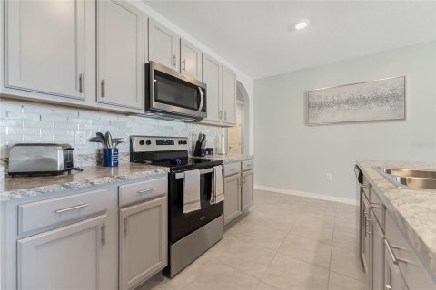 House in Auburndale, Florida 4 bedrooms, 171.96 sq.m. № 1866581 - photo 19