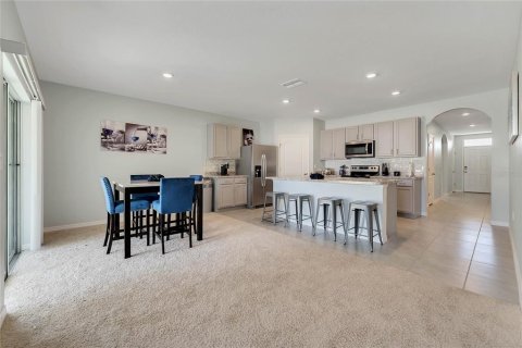House in Auburndale, Florida 4 bedrooms, 171.96 sq.m. № 1866581 - photo 25