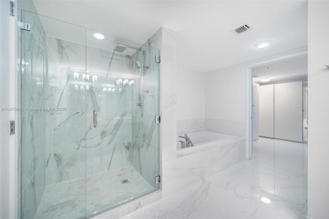 Купить кондоминиум в Санни-Айлс-Бич, Флорида 3 спальни, 144.28м2, № 1938989 - фото 15