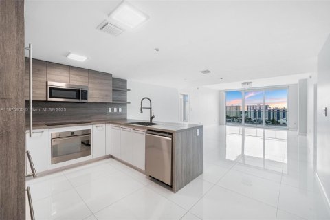 Купить кондоминиум в Санни-Айлс-Бич, Флорида 3 спальни, 144.28м2, № 1938989 - фото 30