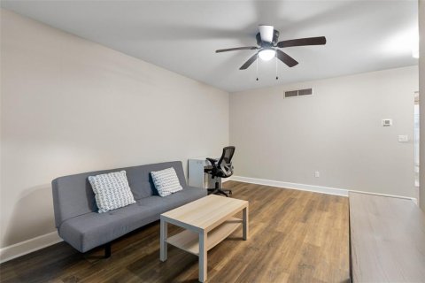 Condominio en venta en Maitland, Florida, 1 dormitorio, 56.86 m2 № 1740528 - foto 3