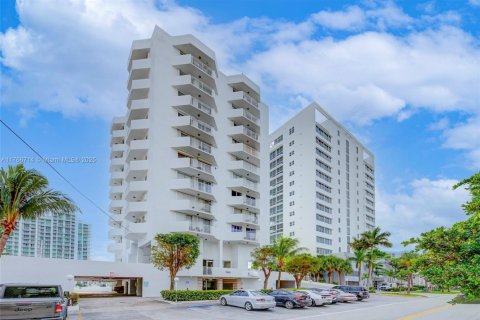 Copropriété à vendre à North Bay Village, Floride: 2 chambres, 92.9 m2 № 1864323 - photo 29