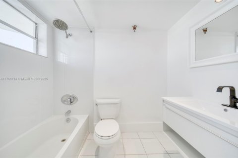 Copropriété à vendre à North Bay Village, Floride: 2 chambres, 92.9 m2 № 1864323 - photo 12