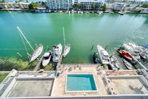 Copropriété à vendre à North Bay Village, Floride: 2 chambres, 92.9 m2 № 1864323 - photo 4