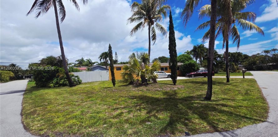 House in Wilton Manors, Florida 3 bedrooms, 115.94 sq.m. № 2170422