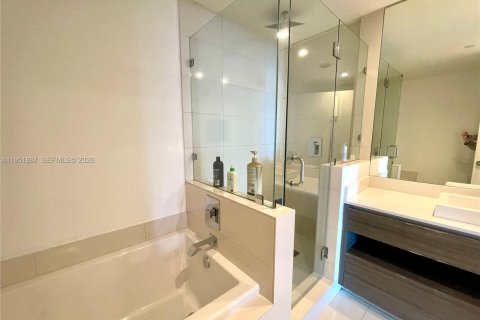 Купить кондоминиум в Майами, Флорида 2 спальни, 111.02м2, № 2054308 - фото 30