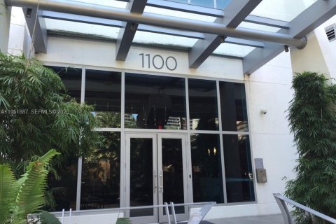 Купить кондоминиум в Майами, Флорида 2 спальни, 111.02м2, № 2054308 - фото 2