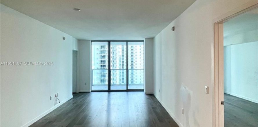 Кондоминиум с 2 спальнями в Майами, Флорида № 2054308