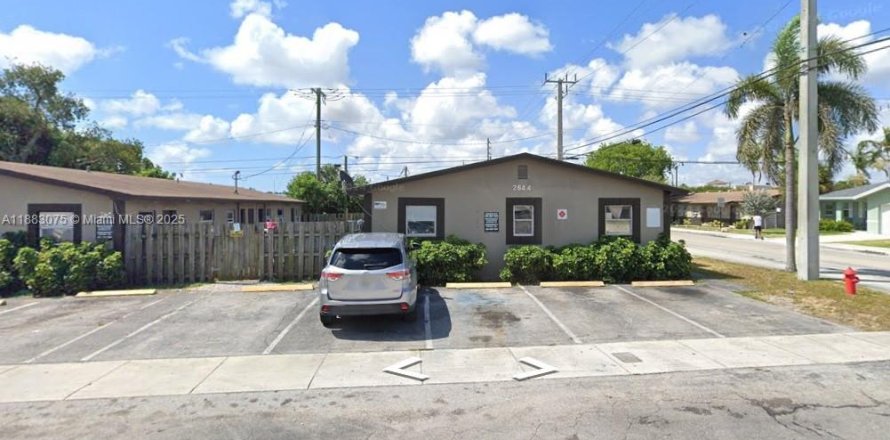 Casa en Pompano Beach, Florida 8 dormitorios, 60.39 m2 № 1942460