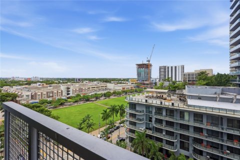 Condo in Miami, Florida, 1 bedroom  № 2401328 - photo 11