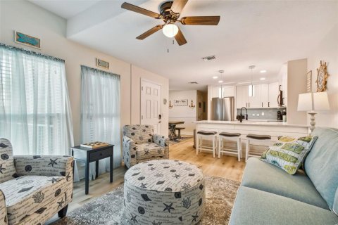Condominio en alquiler en Madeira Beach, Florida, 2 dormitorios, 96.62 m2 № 1844746 - foto 7