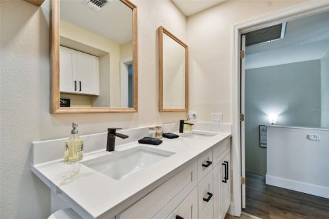 Condominio en alquiler en Madeira Beach, Florida, 2 dormitorios, 96.62 m2 № 1844746 - foto 30