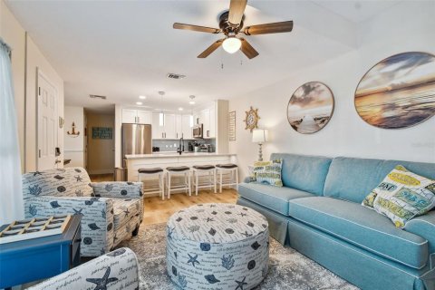 Condominio en alquiler en Madeira Beach, Florida, 2 dormitorios, 96.62 m2 № 1844746 - foto 8