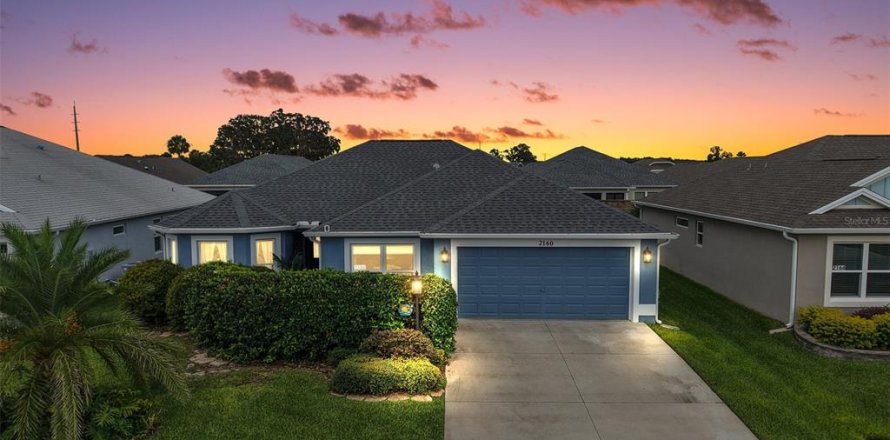 House in The Villages, Florida 3 bedrooms, 166.39 sq.m. № 1826996