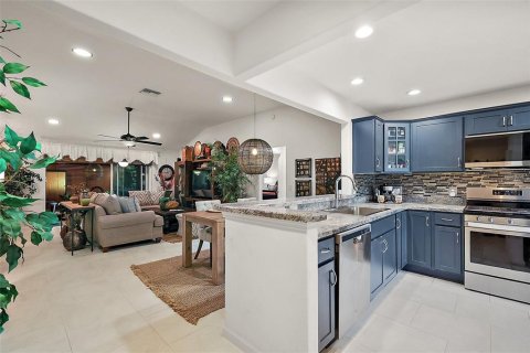 Casa en venta en The Villages, Florida, 3 dormitorios, 166.39 m2 № 1826996 - foto 14