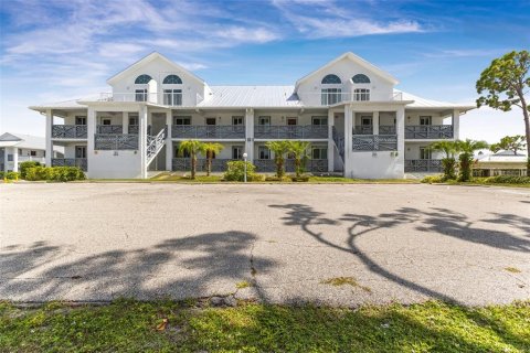 Copropriété à vendre à Englewood, Floride: 4 chambres, 152.17 m2 № 2206484 - photo 2