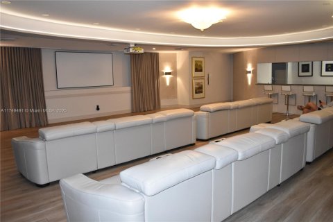 Condo in Sunny Isles Beach, Florida, 2 bedrooms  № 1729276 - photo 27