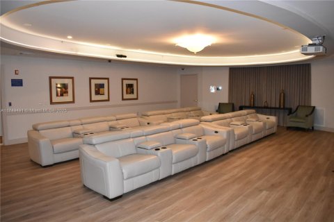 Condo in Sunny Isles Beach, Florida, 2 bedrooms  № 1729276 - photo 28