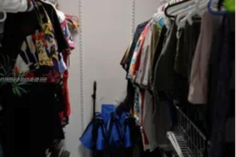 Condominio en venta en Miami, Florida, 1 dormitorio, 78.97 m2 № 1963565 - foto 9