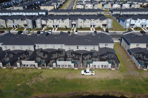 Townhouse in Kissimmee, Florida 5 bedrooms, 201.41 sq.m. № 1640017 - photo 3