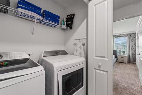 Townhouse in Kissimmee, Florida 5 bedrooms, 201.41 sq.m. № 1640017 - photo 17
