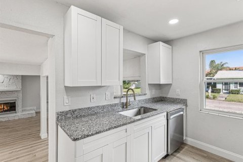 Casa en venta en Largo, Florida, 4 dormitorios, 169.83 m2 № 1518949 - foto 23