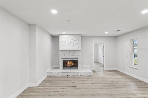 Casa en venta en Largo, Florida, 4 dormitorios, 169.83 m2 № 1518949 - foto 5