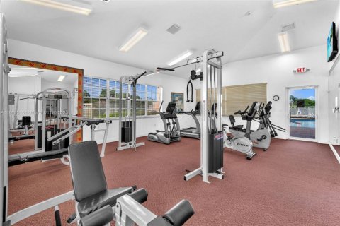Townhouse in Pembroke Pines, Florida 2 bedrooms, 103.49 sq.m. № 1891243 - photo 20