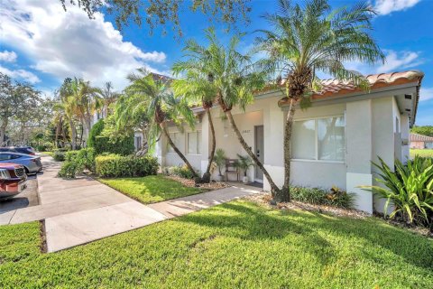 Townhouse in Pembroke Pines, Florida 2 bedrooms, 103.49 sq.m. № 1891243 - photo 19