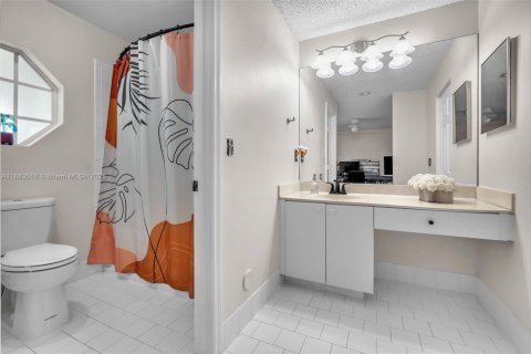 Townhouse in Pembroke Pines, Florida 2 bedrooms, 103.49 sq.m. № 1891243 - photo 9