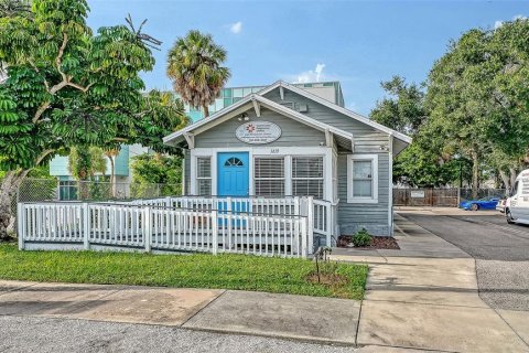 Immobilier commercial à vendre à Sarasota, Floride: 190.17 m2 № 2375530 - photo 4