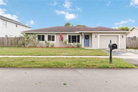 Casa en venta en Sunrise, Florida, 3 dormitorios, 145.58 m2 № 1990086 - foto 1